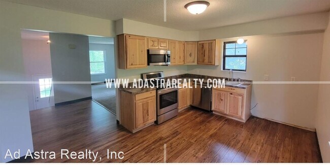 Building Photo - 3 br, 2 bath House - 805 N Clark Ave
