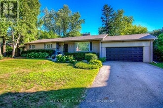 Building Photo - 256 Eastcourt Rd