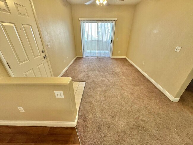 Foto del edificio - SPACIOUS 1 BEDROOM, 1 BATH GROUND-FLOOR CONDO IN THE GATED TERRASANTA COMMUNITY.