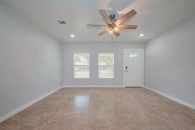 Building Photo - 52 Penway St