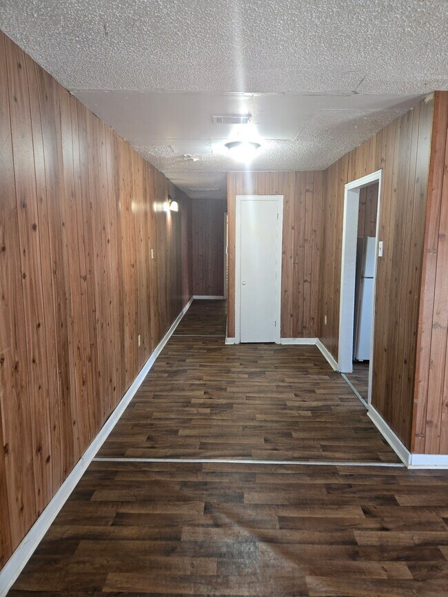 Building Photo - 1704 Frank St