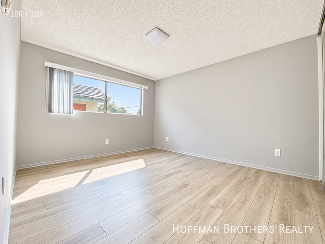 Building Photo - 3339 S Canfield Ave