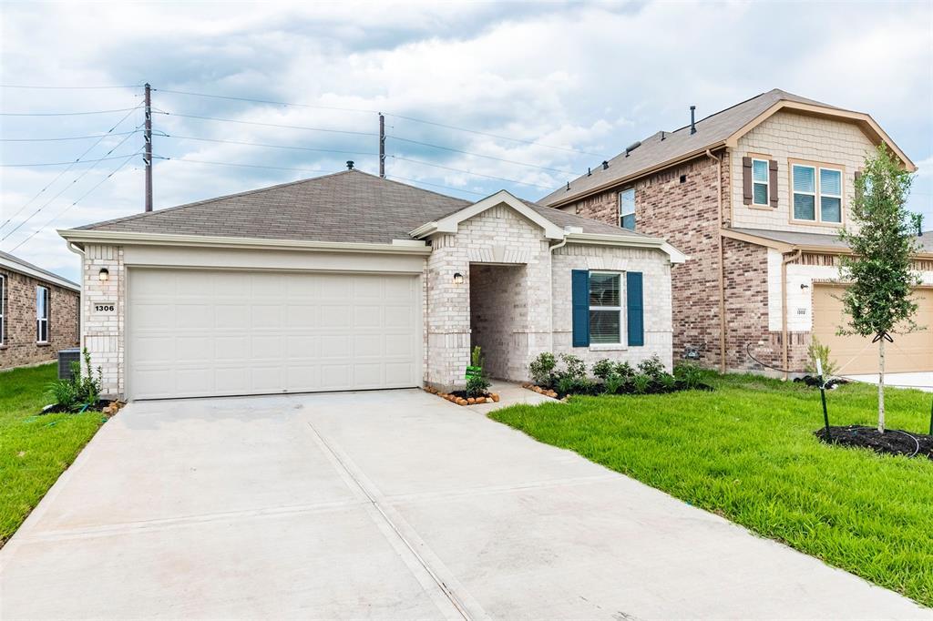 1306 Glendora Dr, Rosharon, TX 77583 House Rental in Rosharon, TX