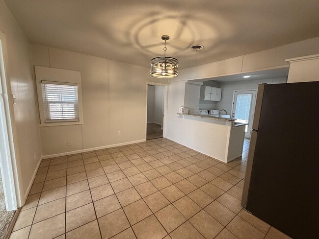 Building Photo - Move in Now or this Summer 2026! Charming 3-bedroom, 2-bath home just minutes from Texas Tech!