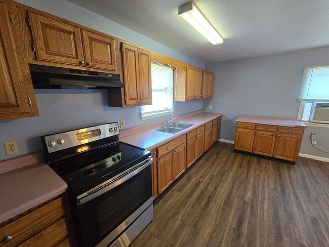 Foto del edificio - 1 Bed/ 1 Bath Duplex in Desha