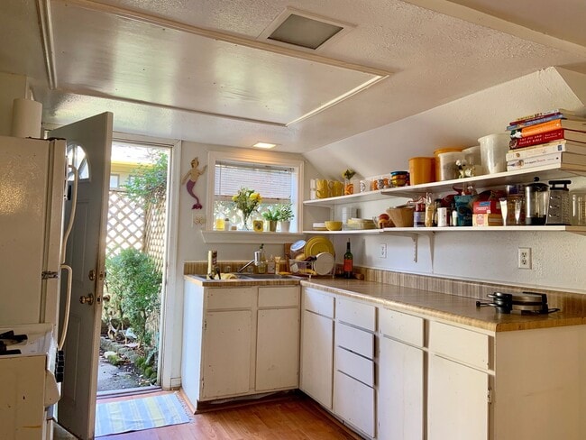 Foto del edificio - 822 Byrne St