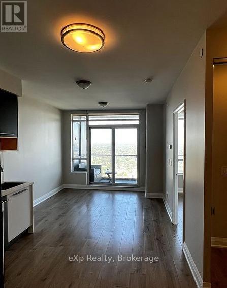 Photo du bâtiment - 36 Park Lawn Rd