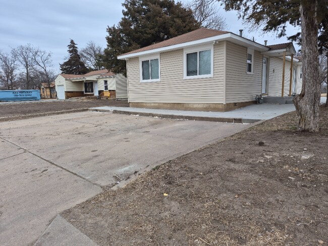 Foto del edificio - 314 S Rose Hill Rd