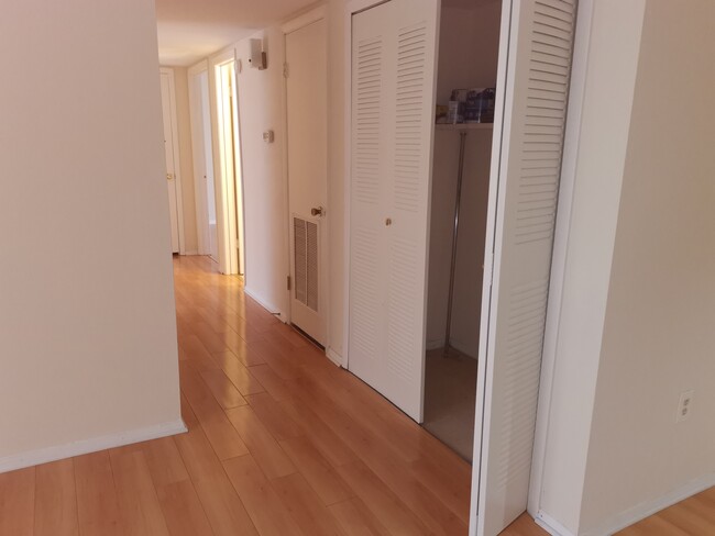 hall way - 900 Mountain Creek Rd