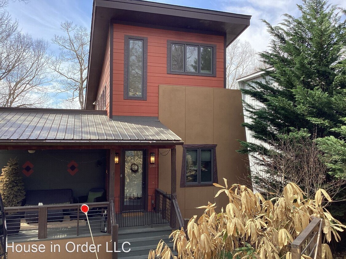 Primary Photo - 2 br, 2 bath House - 208 Westover Drive