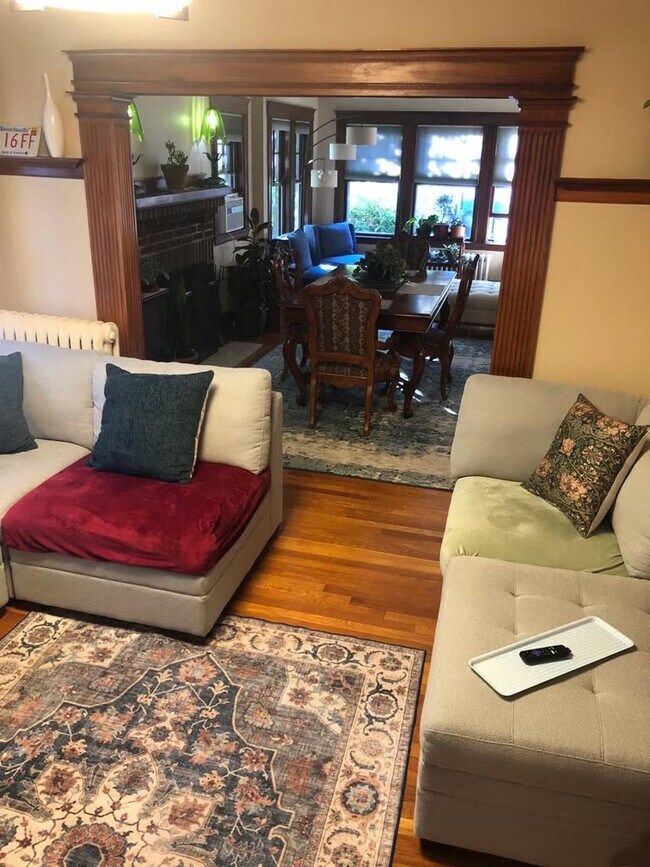 Building Photo - 112 Manthorne Rd