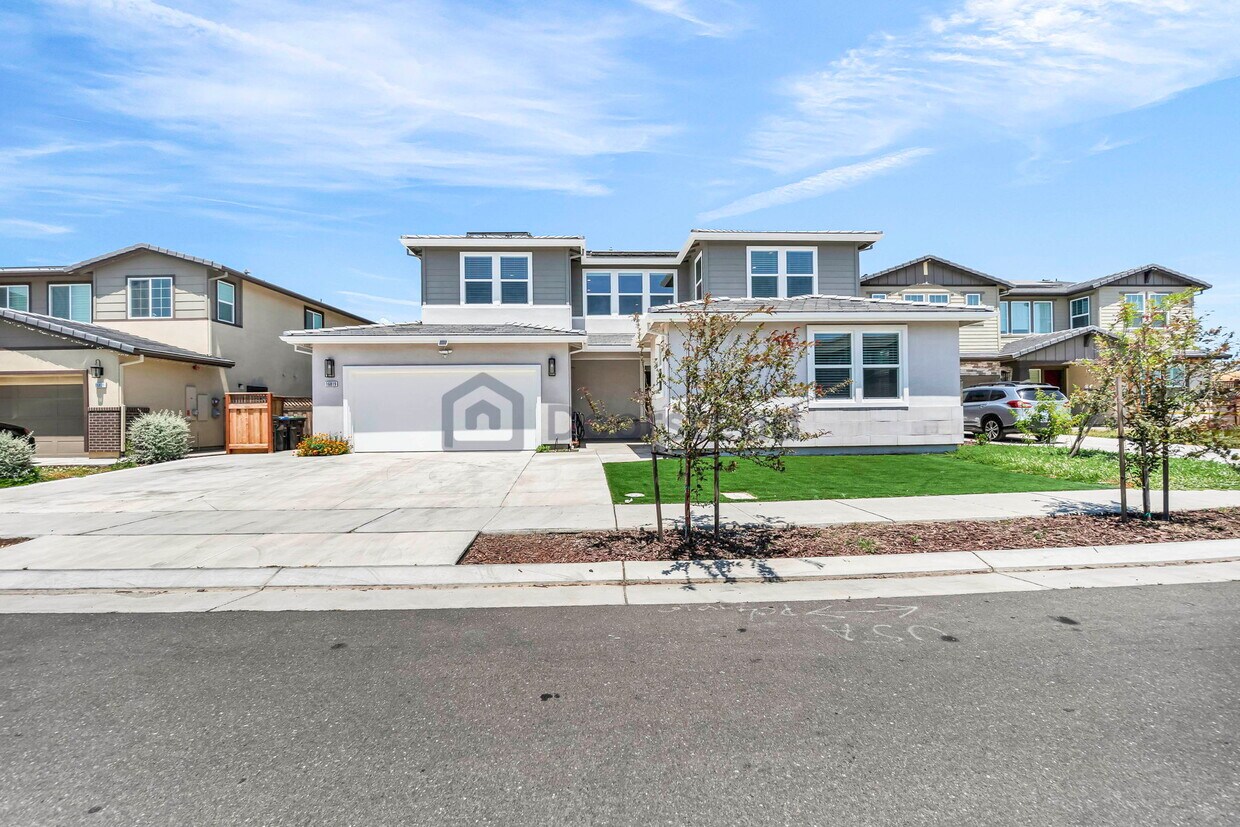 Foto principal - 16819 Karsen Ln