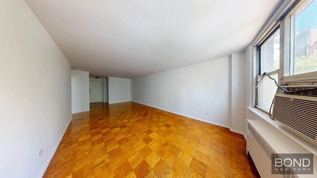Foto del edificio - 240 E 35th St