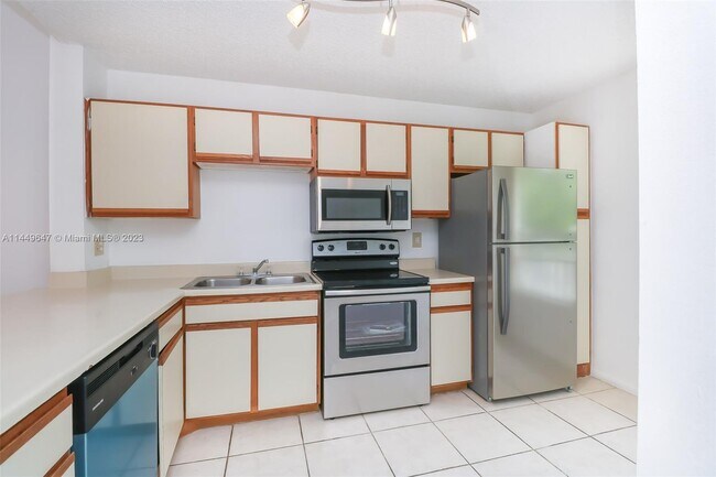 Foto del edificio - 8051 SW 21st Ct