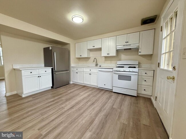 Foto del edificio - 2008 Ewald Ave