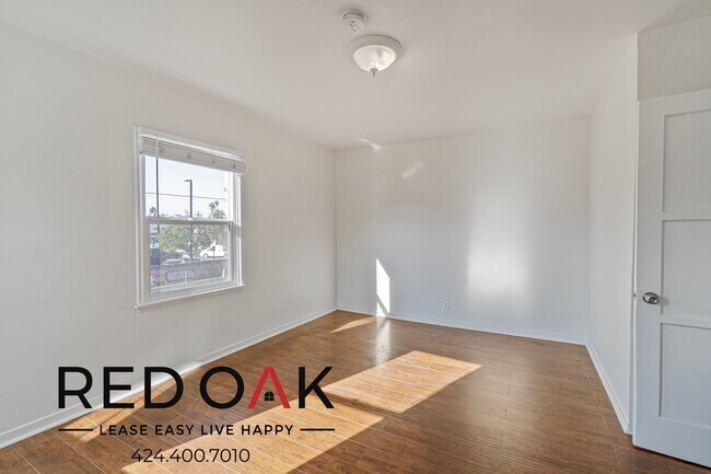 Foto del edificio - ~$300 OFF Each Month~ Sun-Drenched Two Bed...