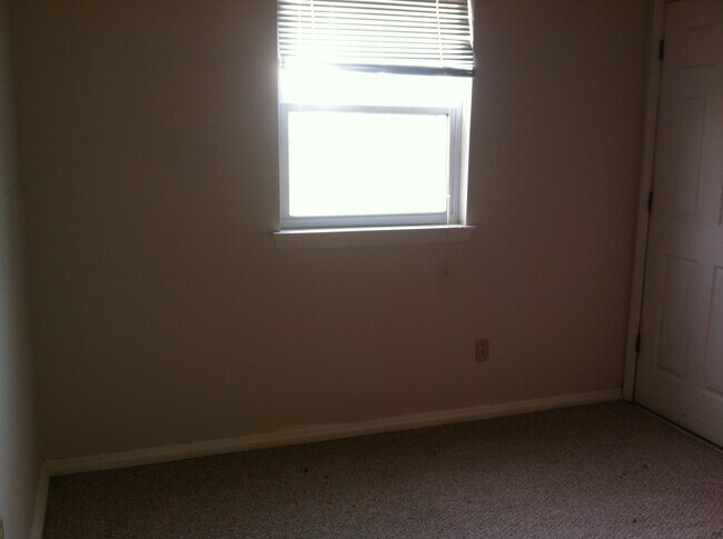 bedroom - 4812 Meadow Lark Ln