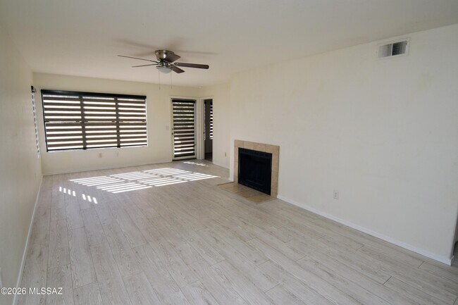 Foto del edificio - 5855 N Kolb Rd