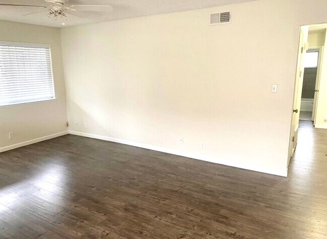 Foto del edificio - 2839 W Fairmont Ave