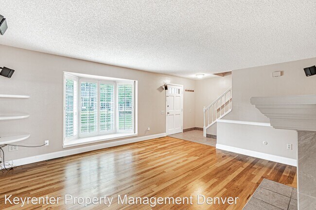 Foto del edificio - 3 br, 2.5 bath House - 9142 E Amherst Driv...