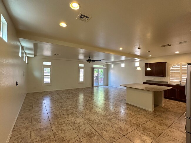 Building Photo - WOODBRIDGE AT PINNACLE PEAKS