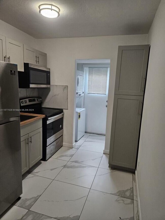 Foto del edificio - 2861 NW 15th Ct