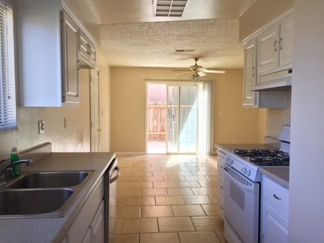 Building Photo - Citrus Heights 3 bedroom