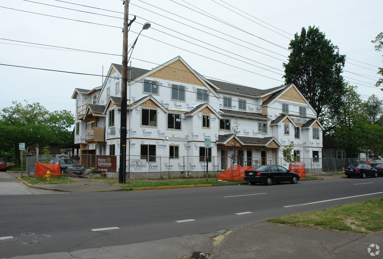 Building Photo - The Madrone