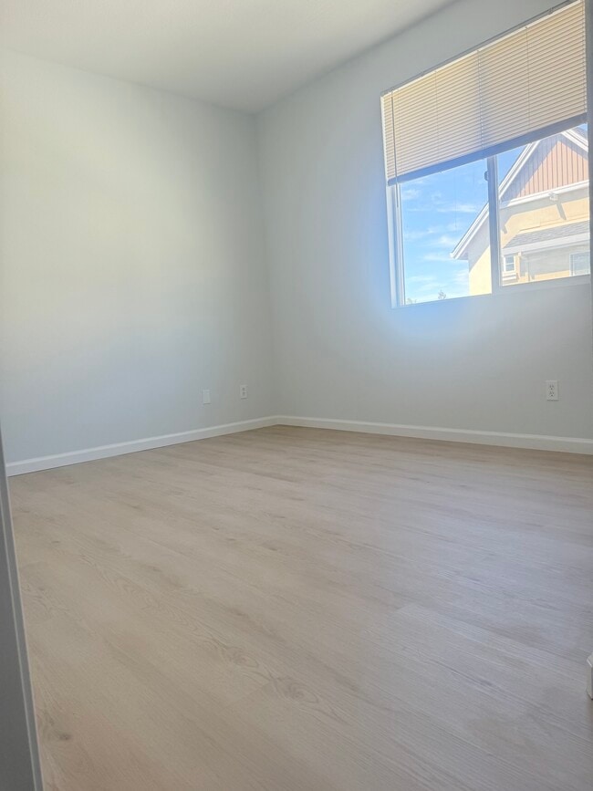Building Photo - 1505 Nevin Plz