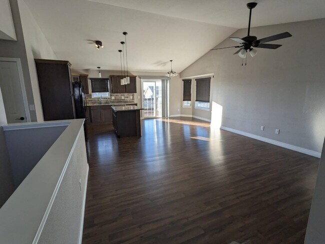 Foto del edificio - 715 Cherrywood Cir