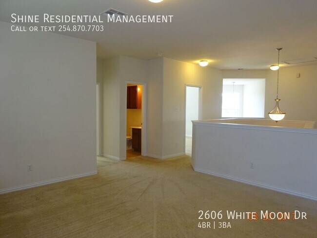 Foto del edificio - 2606 White Moon Dr