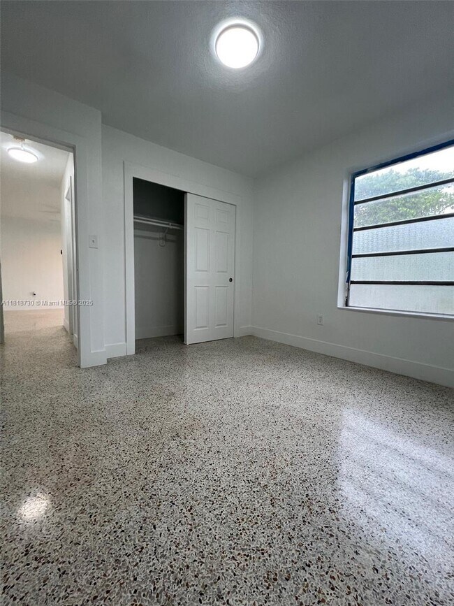 Foto del edificio - 1619 NW 1st St