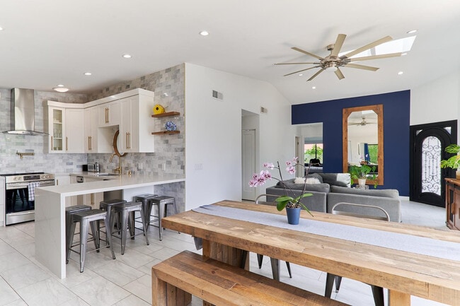 Building Photo - 8113 E Redwing Rd