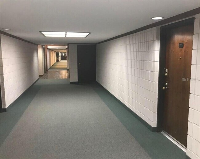 Foto del edificio - 13612 S Village Dr
