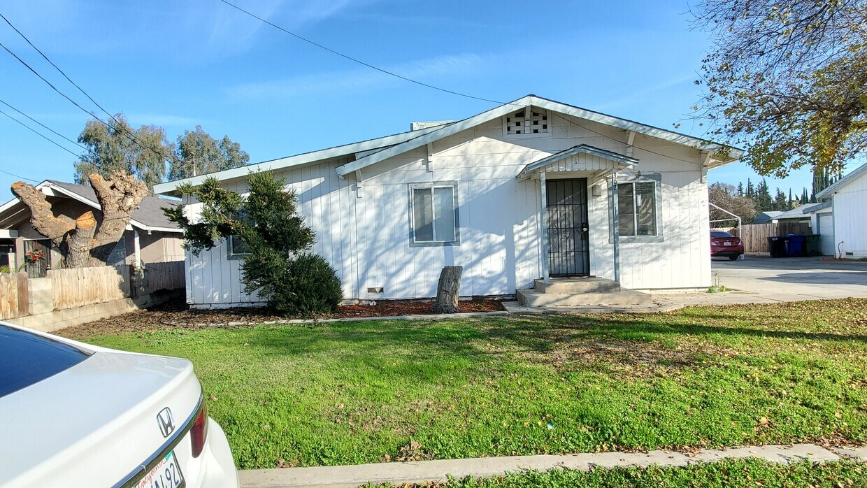 Building Photo - 362 N Dickey Ave
