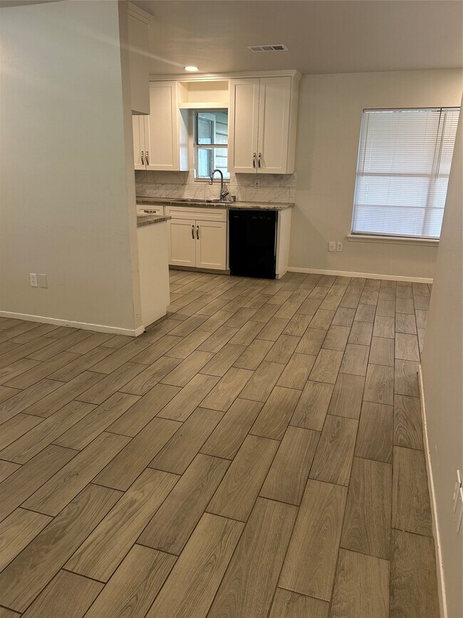 Foto del edificio - 2310 Grape Ln