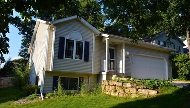 Building Photo - 6226 Adobe Way