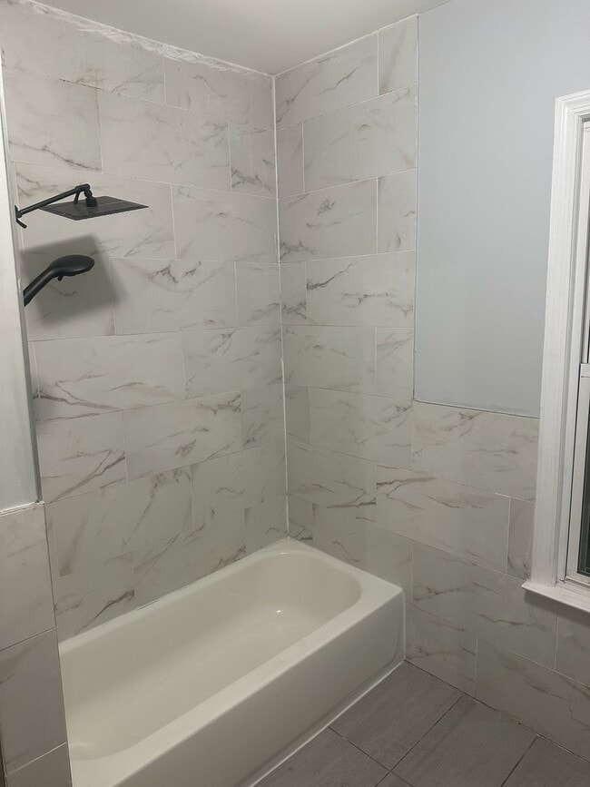 Building Photo - 47 Fabyan Pl