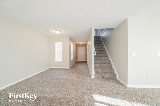 Foto del edificio - 6224 Hickory Ln Cir