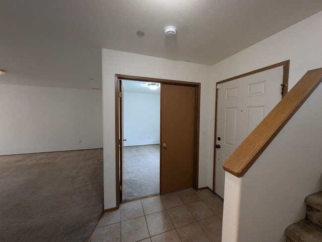 Foto del edificio - 3 Bedroom DuPont Home with Office and AC!