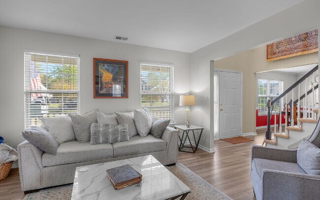Building Photo - Waterfront Rental