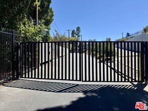 Building Photo - 15434 Mulholland Dr