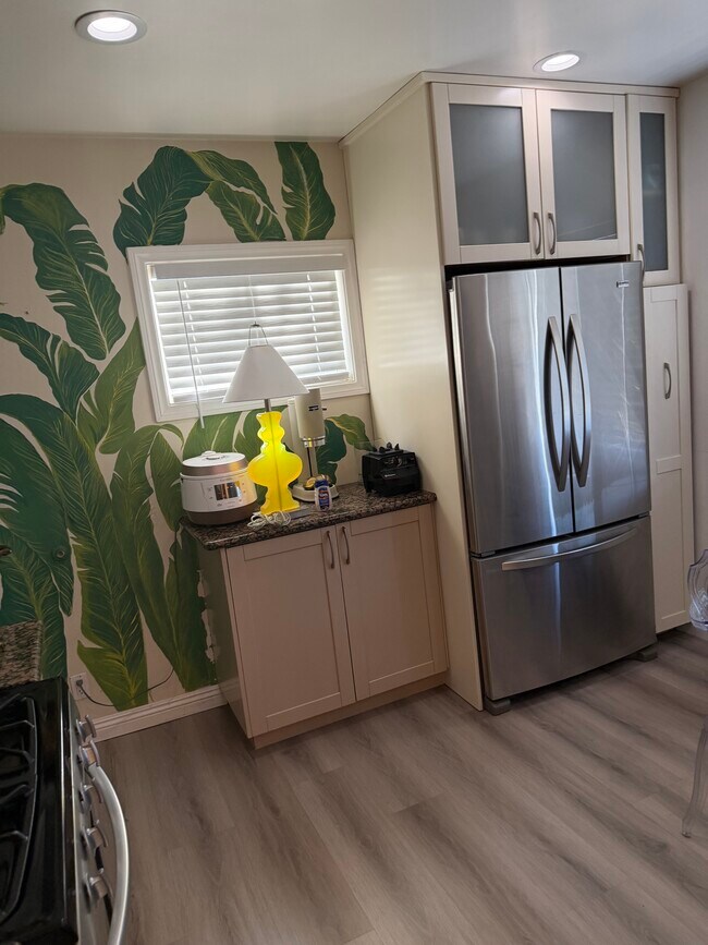 Foto del edificio - 11068 Plainview Ave