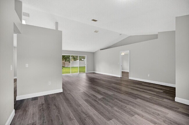Building Photo - Beautiful 3 Bedroom Indian Trails Home!