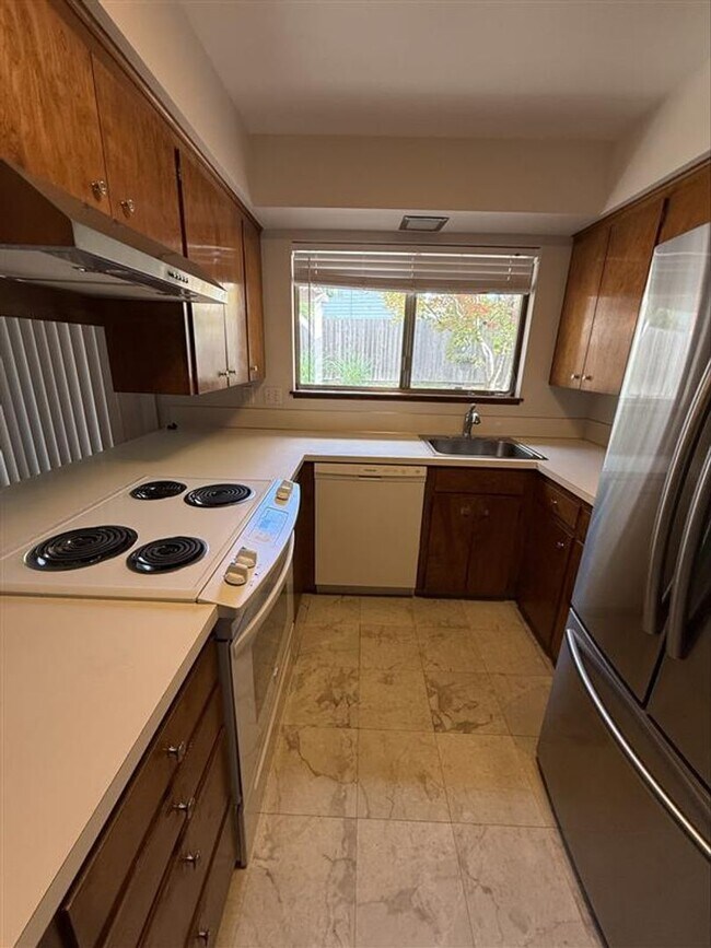 Foto del edificio - 18755 NW Vale St