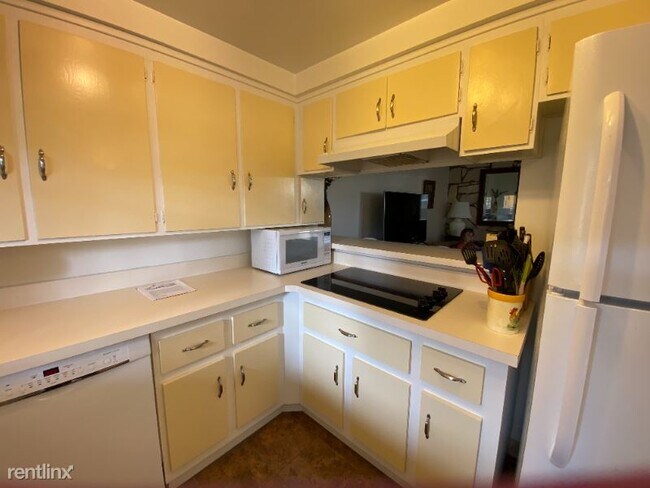 Building Photo - 2 br, 2 bath Condo - 5740 Encina Rd. 2 Unit 2