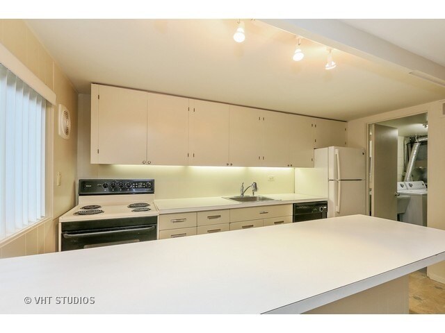 Foto del edificio - 448 Park Ln