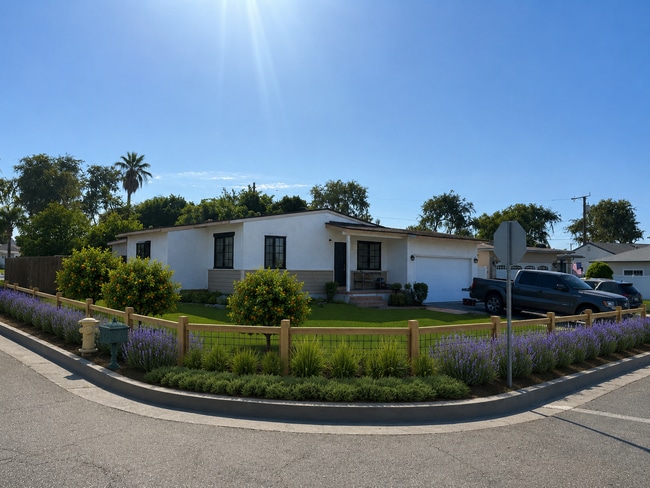 Renderizado exterior - 1050 La Mirada St