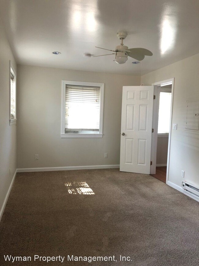 Building Photo - 1025 McKenzie Dr