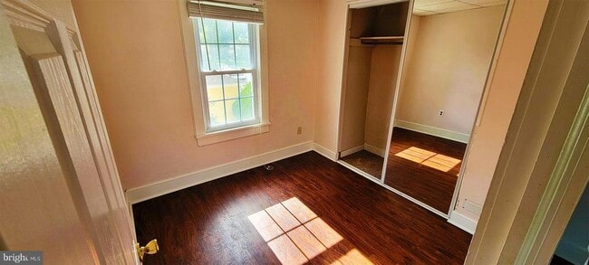 Building Photo - 239 Roosevelt Ave